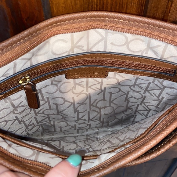 CALVIN KLEIN CROSSBODY PURSE - Picture 6 of 13